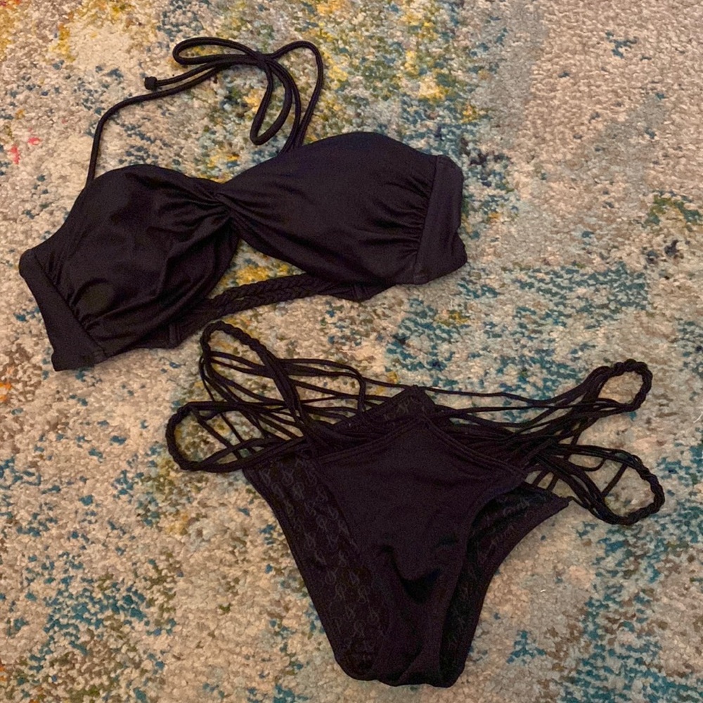 VS Bikini (2013)